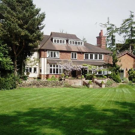 Vila Coach House Woking Exteriér fotografie