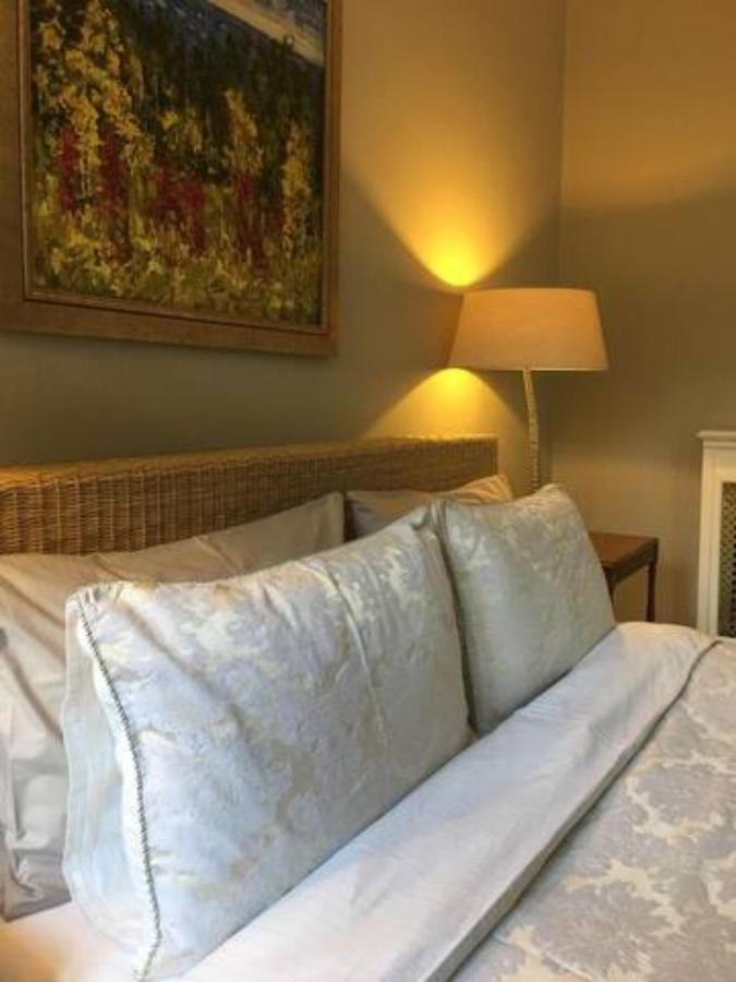 Vila Coach House Woking Exteriér fotografie