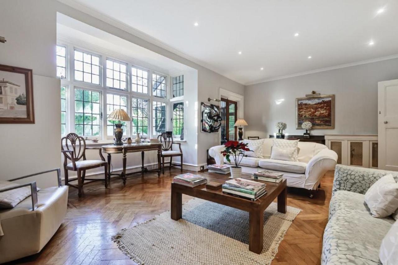 Vila Coach House Woking Exteriér fotografie