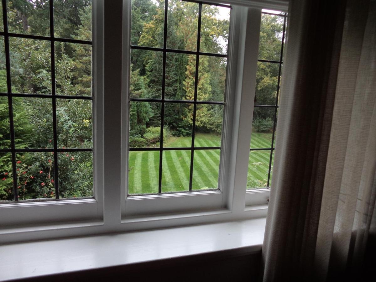 Vila Coach House Woking Exteriér fotografie