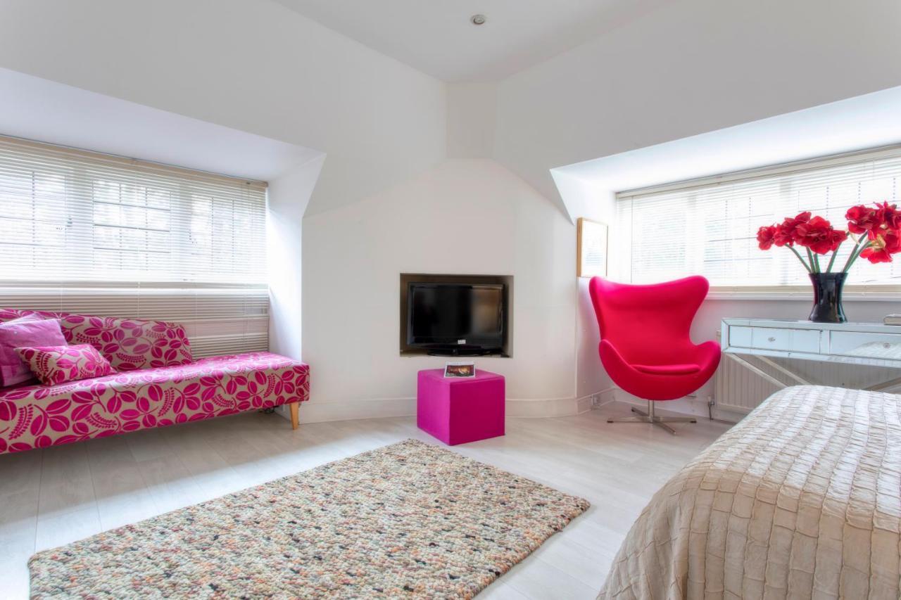 Vila Coach House Woking Exteriér fotografie