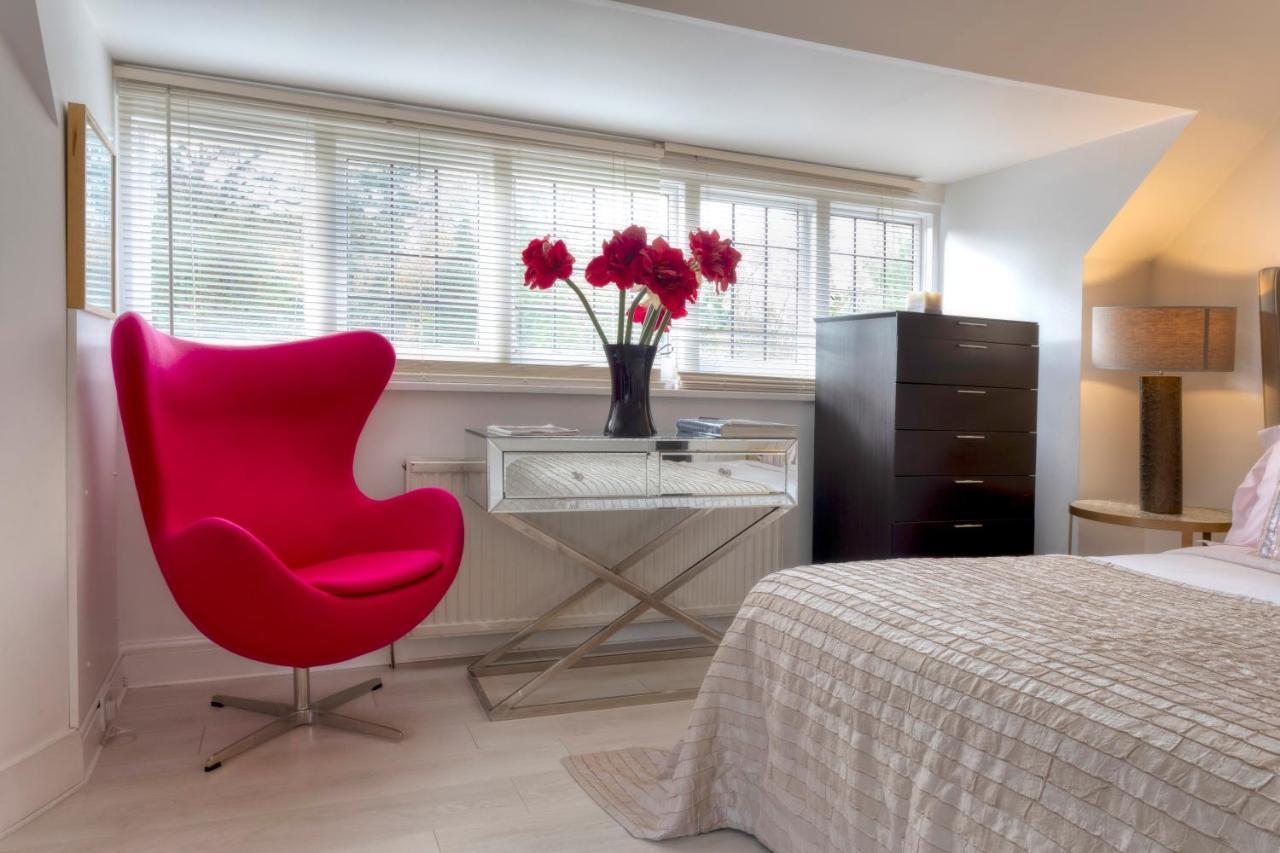 Vila Coach House Woking Exteriér fotografie
