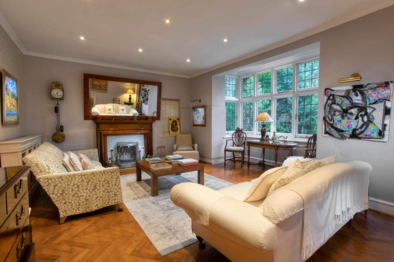 Vila Coach House Woking Exteriér fotografie
