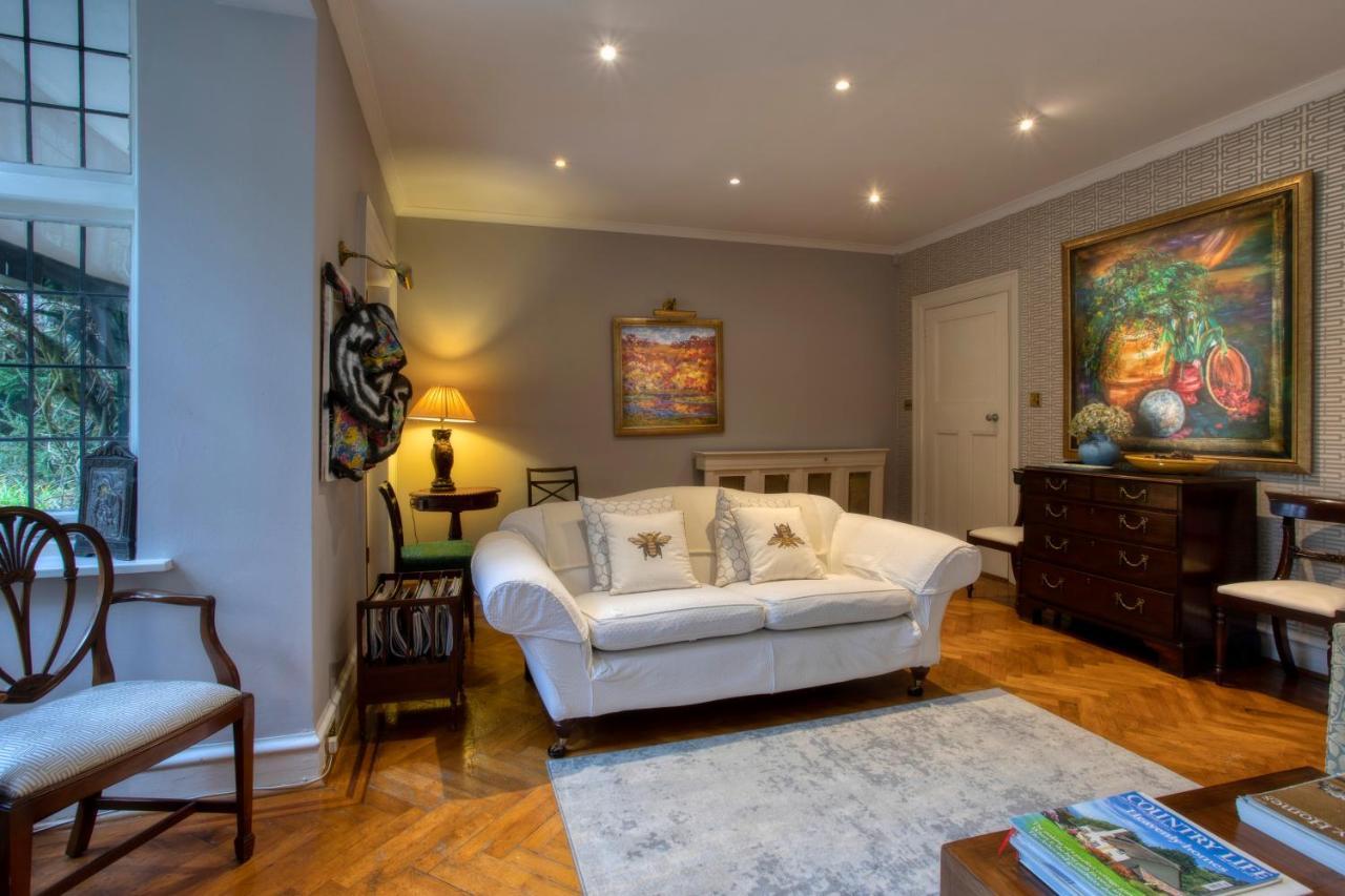 Vila Coach House Woking Exteriér fotografie